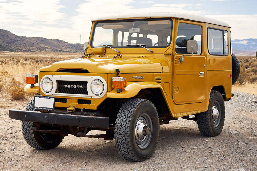 13 Toyota fj old
