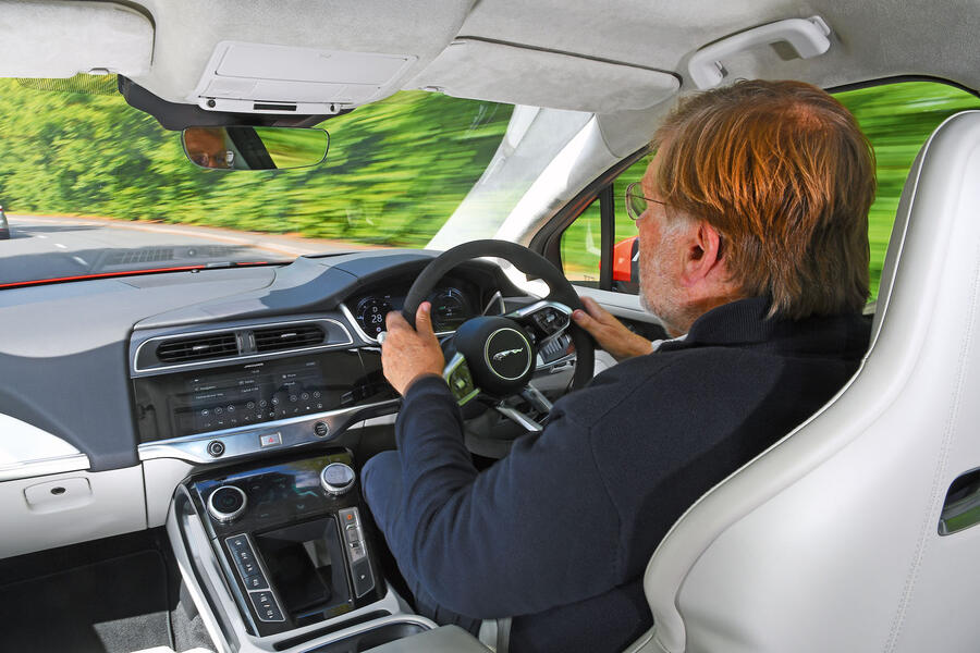 14 Jaguar i pace 2019 lt sc driving