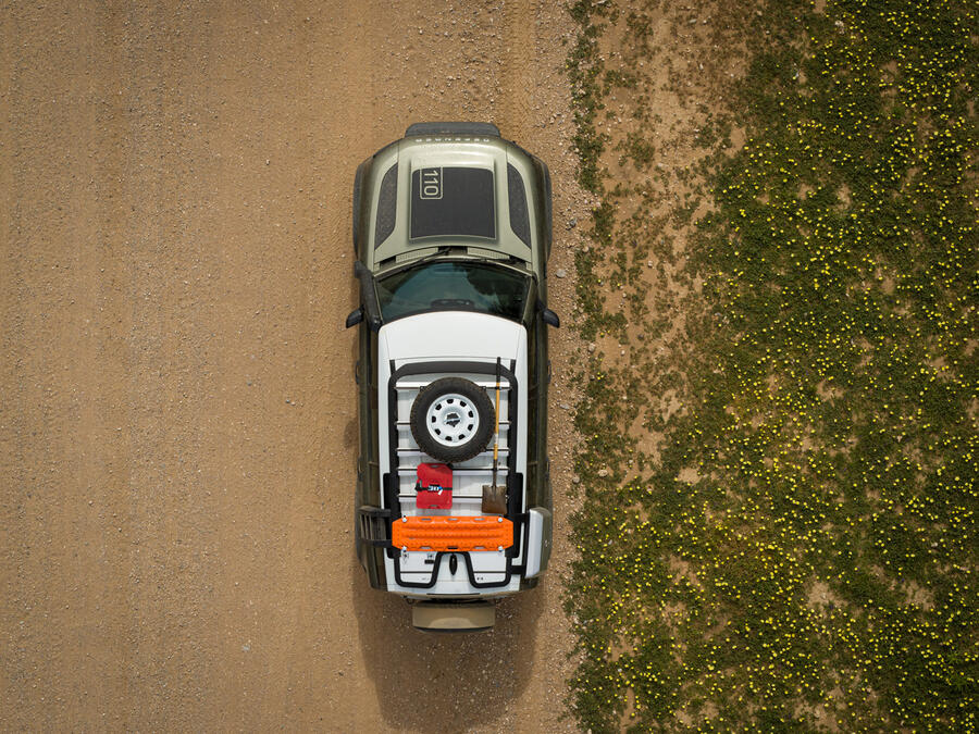17 Land rover defender 2020 overhead