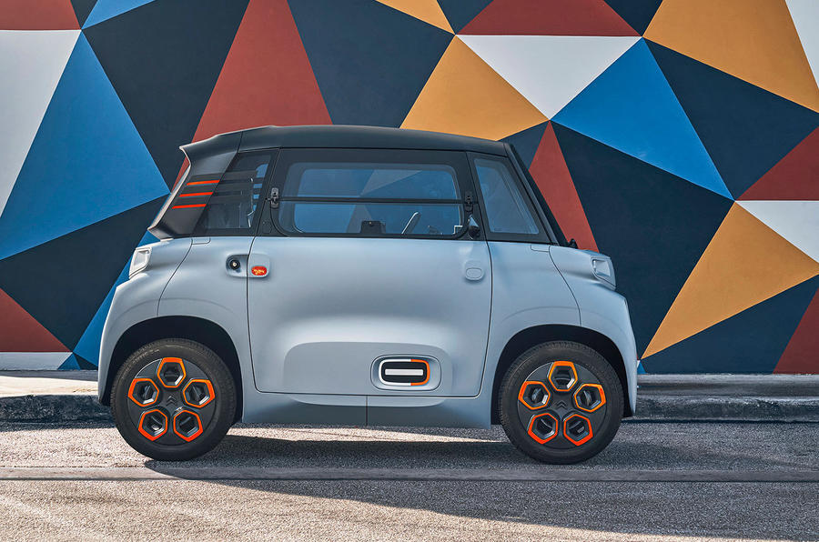 171 Citroen ami 2020 stationary side