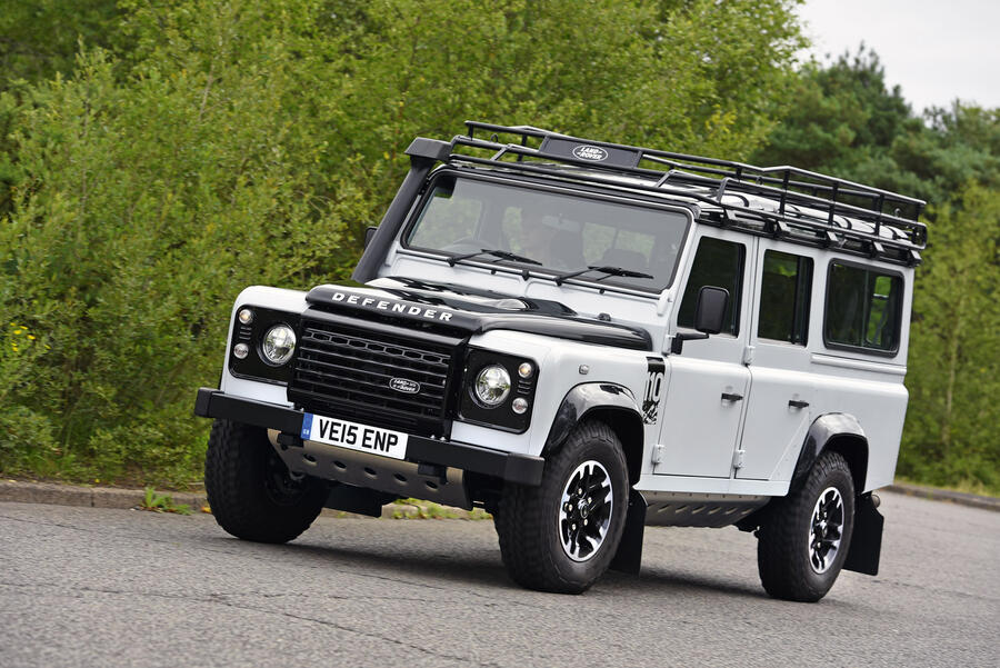 17 Land rover defender tracking front