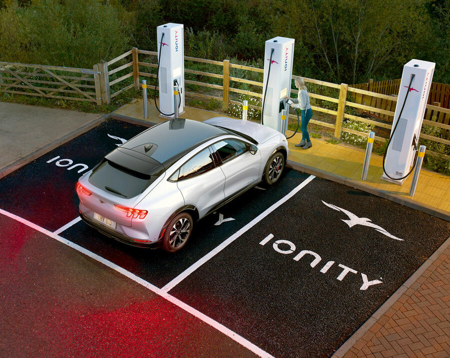 18 Ford mustang mach e