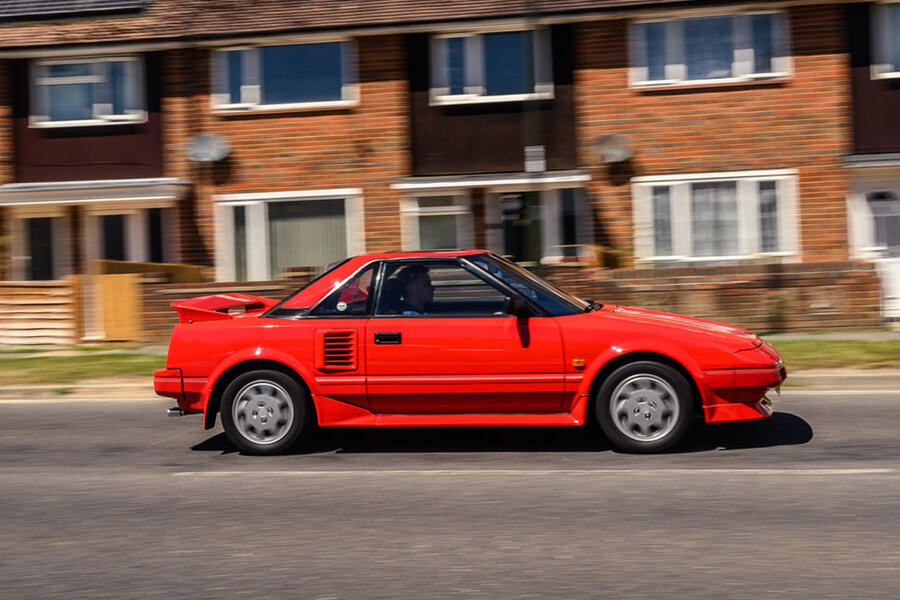 18 Toyota mr2 0