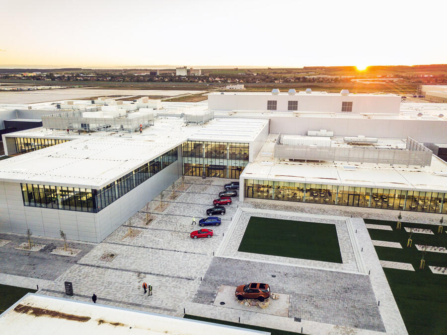1 Jaguar land rover nitra factory