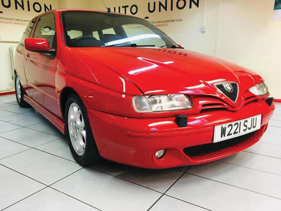 2 Alfa romeo 145 cloverleaf static front