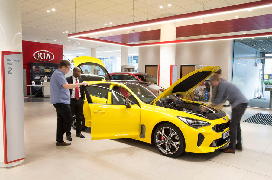 2 Kia showroom