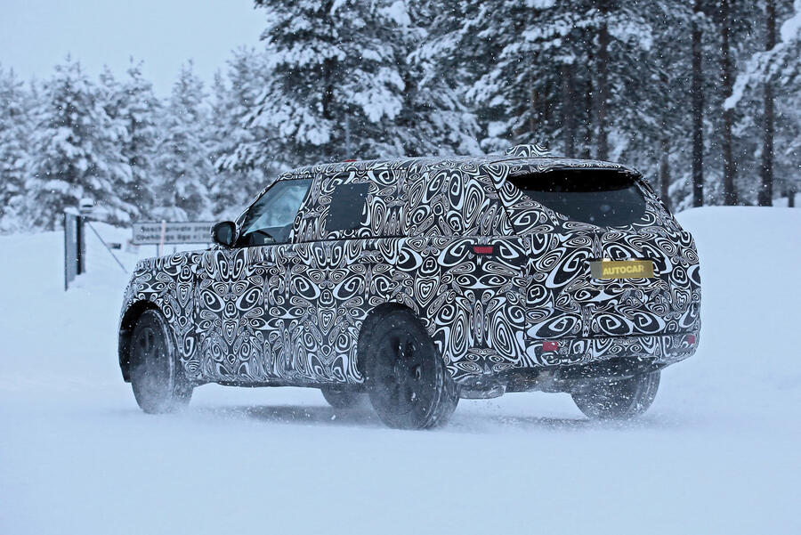 2 Land rover range rover 2020 spy shot