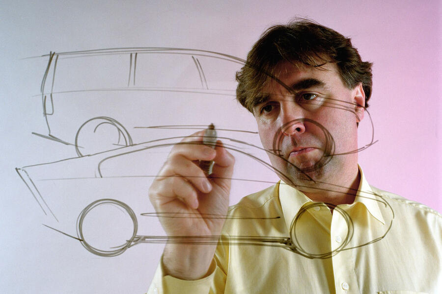 2 Lifetime achievement peter horbury sketching