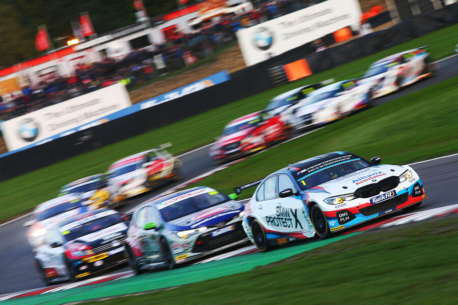 2 Motorsport hero colin turkington btcc