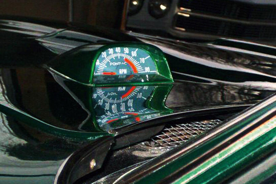 2 Pontiac gto 1968 rev counter