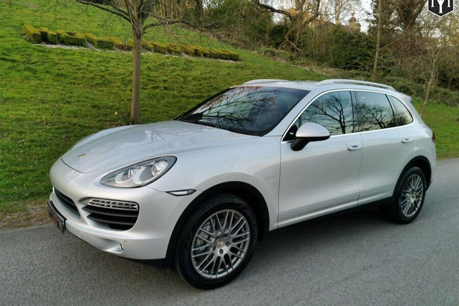 2 Porsche cayenne static front