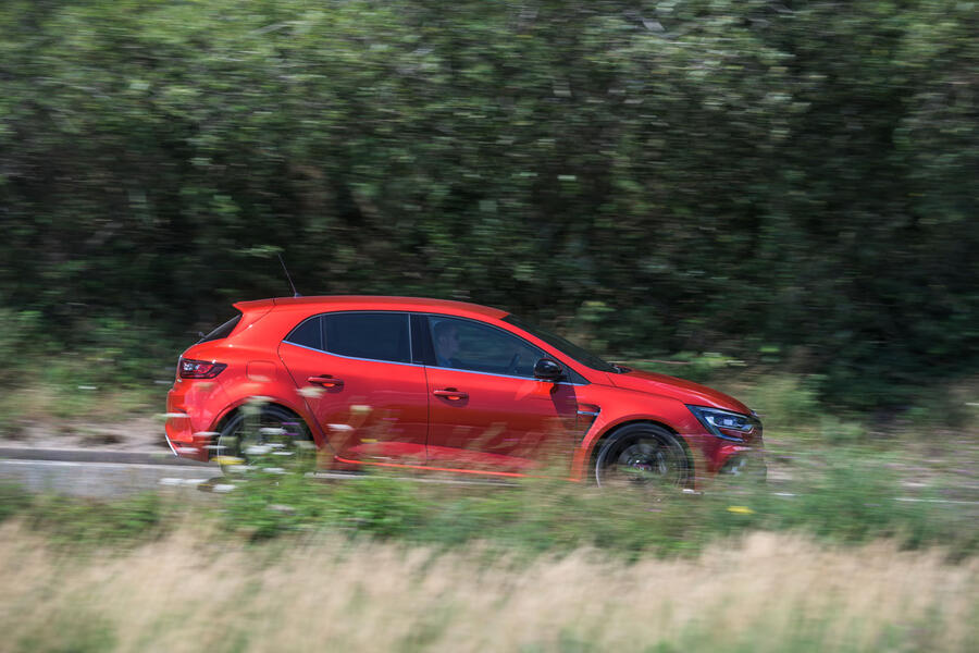 2 Renault megane rs 280 2019 hero side