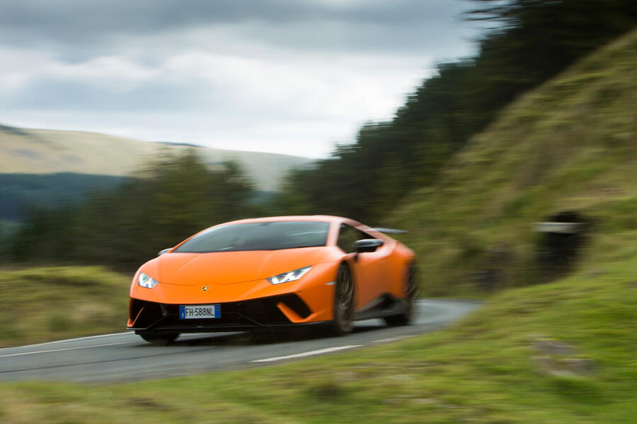 20 Lamborghini huracan performante front
