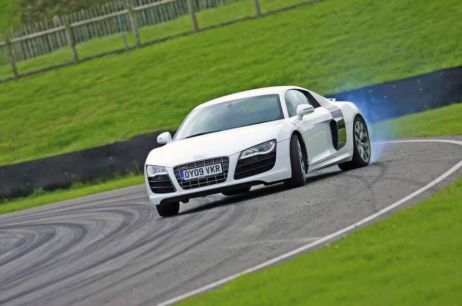 2009 R8 v10
