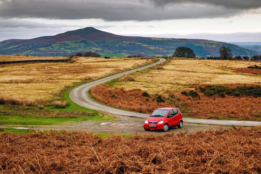 21 Mercedes a class stationary front
