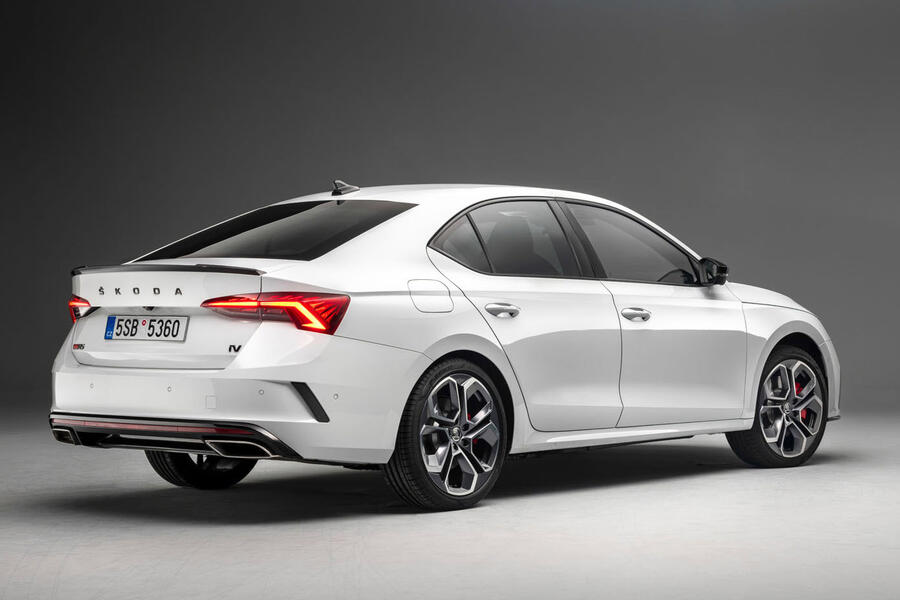 21 Skoda octavia vrs 2020 stationary side