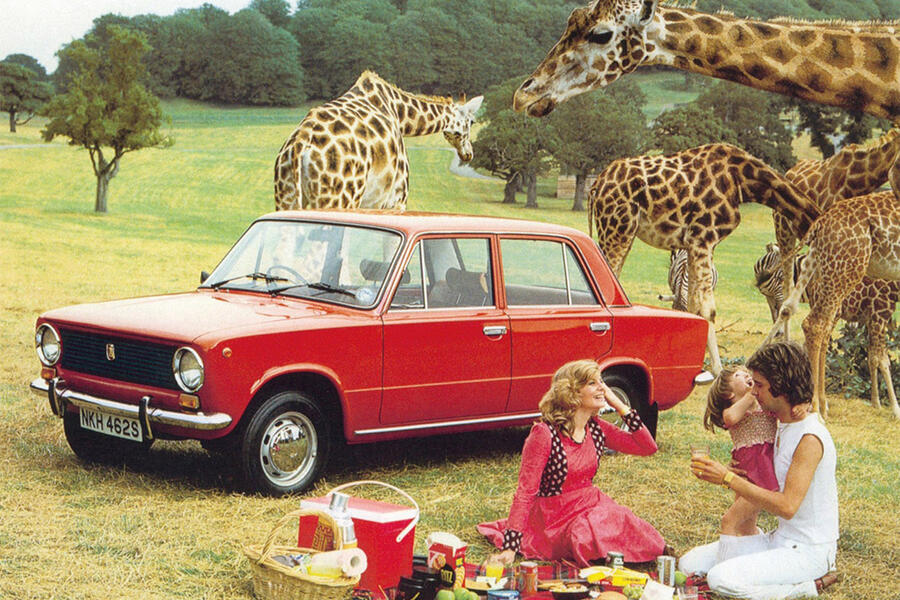 22 Lada 1200 static front