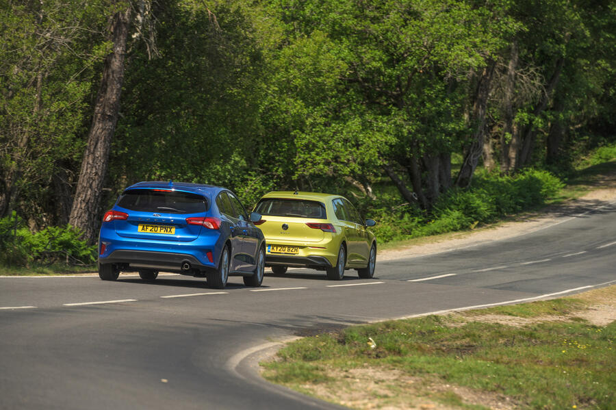 25 Focus and golf hero rear