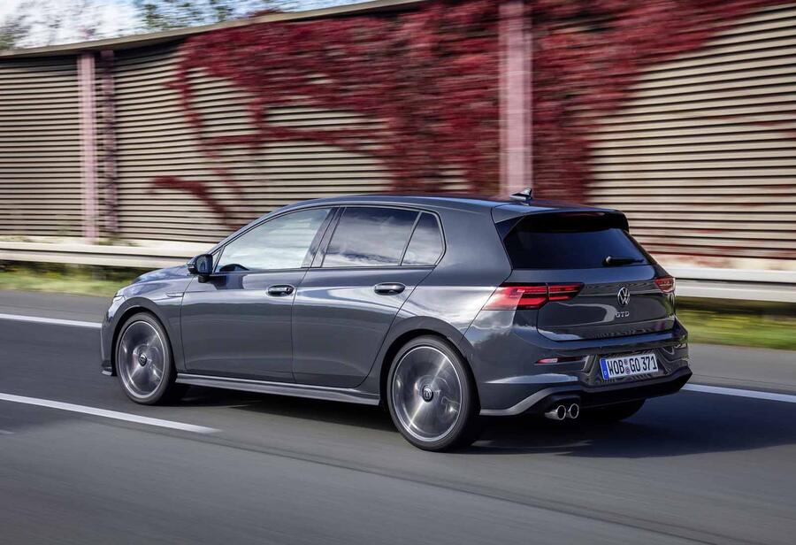 27340 Db2020au01690large