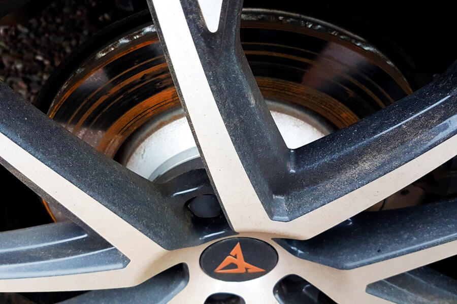 28 Cupra ateca 2019 lt  brake dust