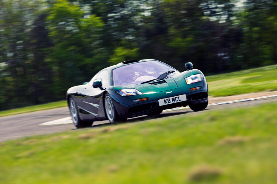 2 Mclaren f1 tracking front