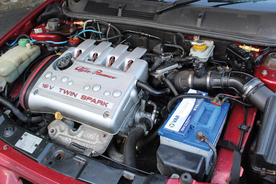 3 Alfa romeo 145 cloverleaf engine