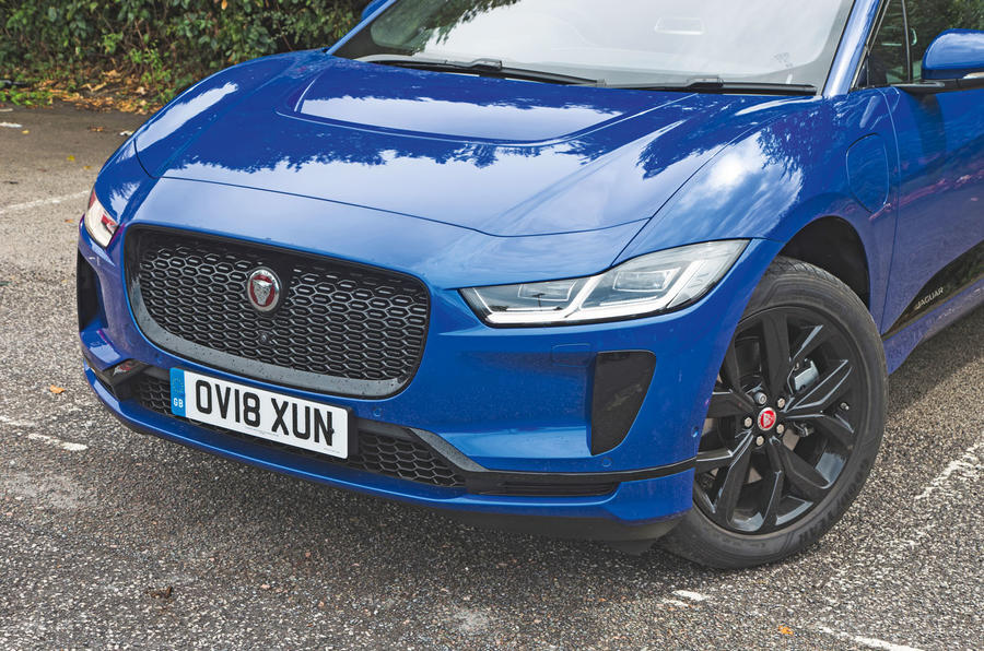 3 Jaguar i pace 2018 rt front end 0