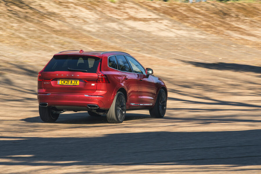 3 Volvo xc60 recharge 2021 lt hero rear