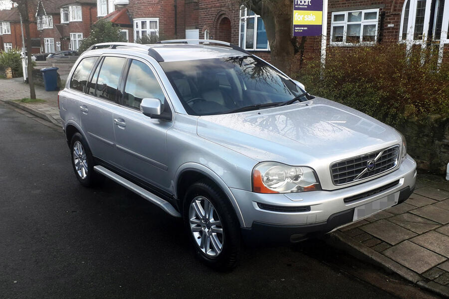 3 Volvo xc90 stationary front