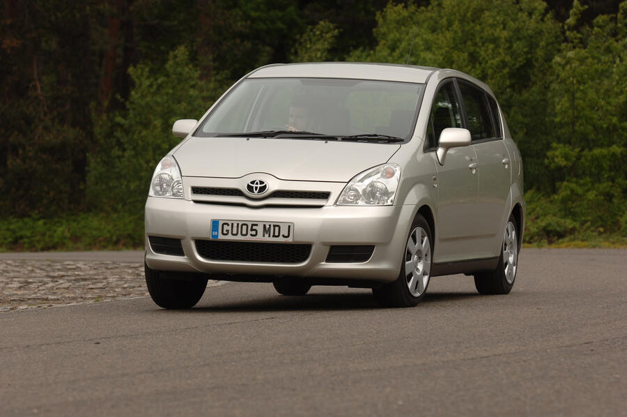 30 Toyota corolla hero front