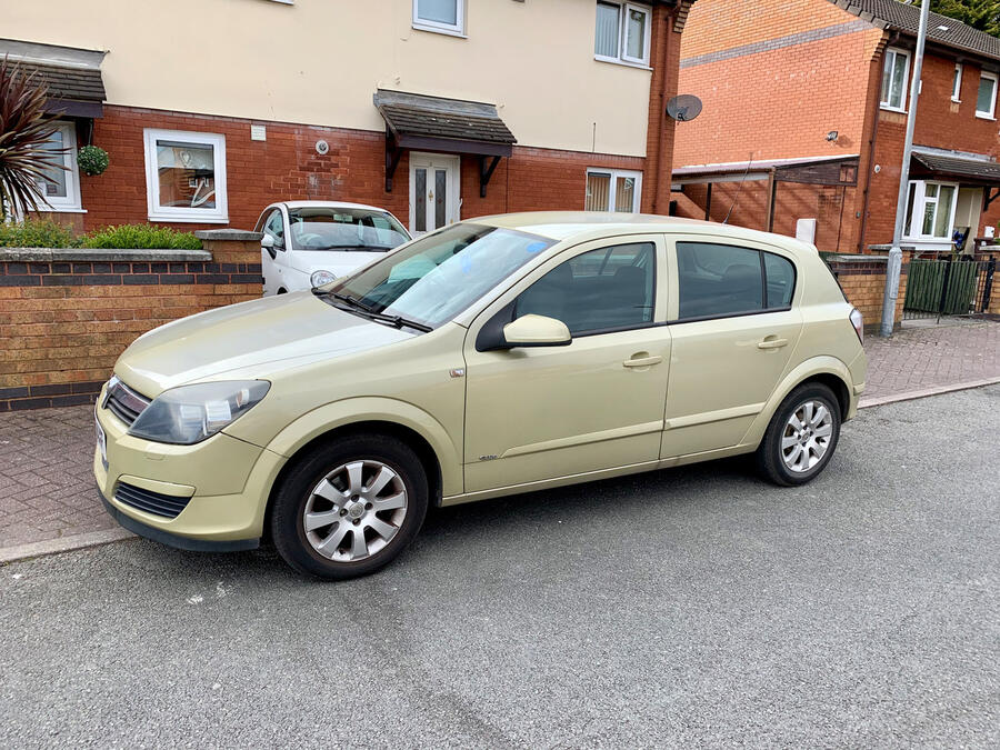 4 Vauxhall astra static side
