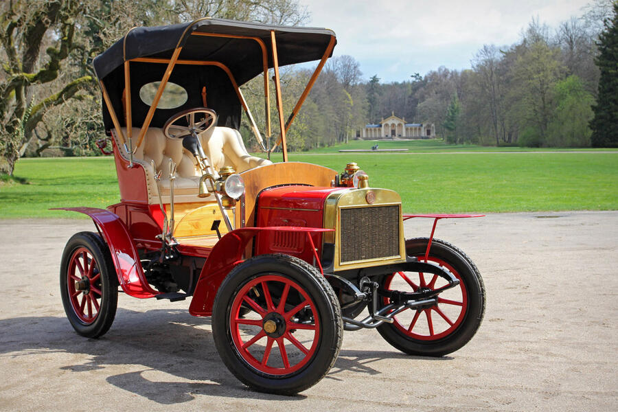 42 Laurin and klement a hero front