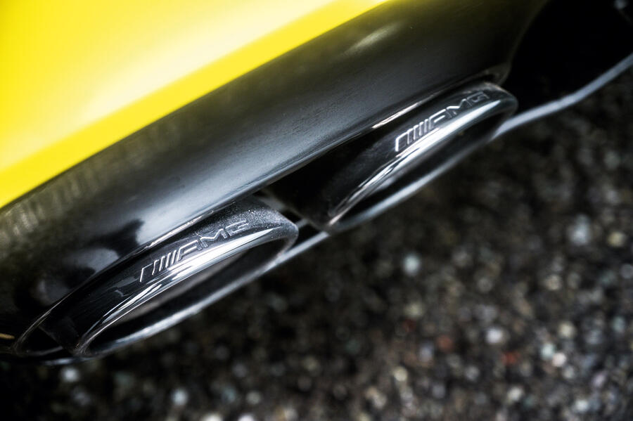 4 Mercedes amg a45s 2019 exhaust pipes