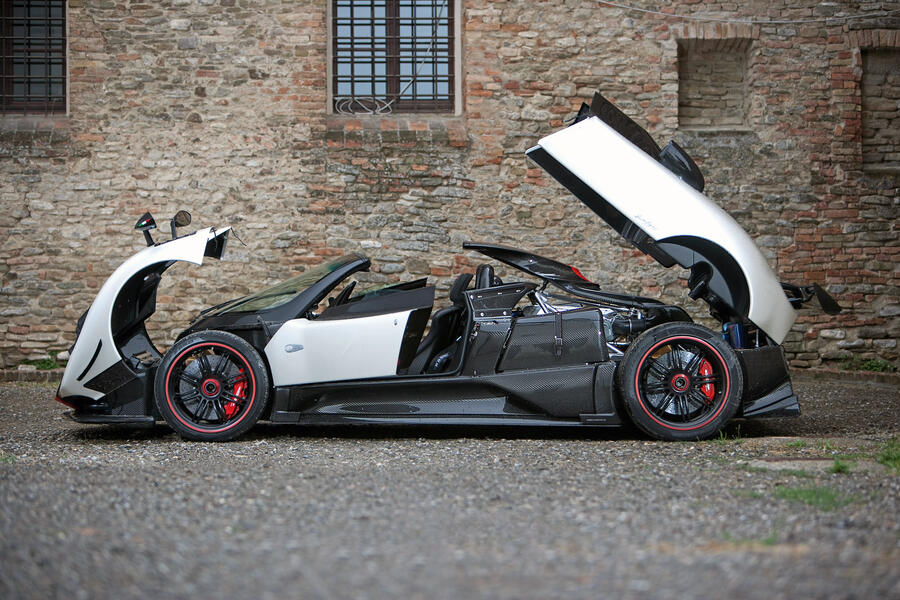5 Pagani zonda stationary side