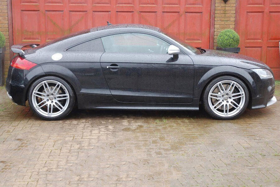 6 Audi tt rs 2010 static side