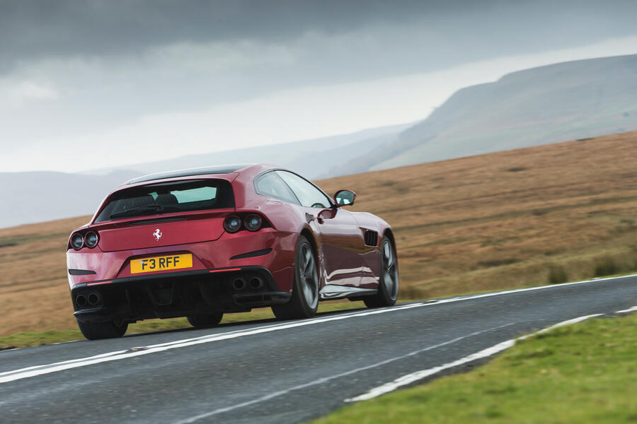 6 Ferrari gtc4 lusso