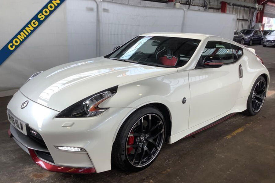 6 Nissan 370z nismo front