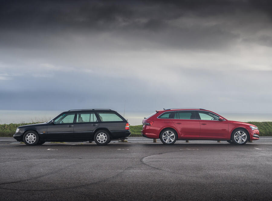 6 Skoda superb static side