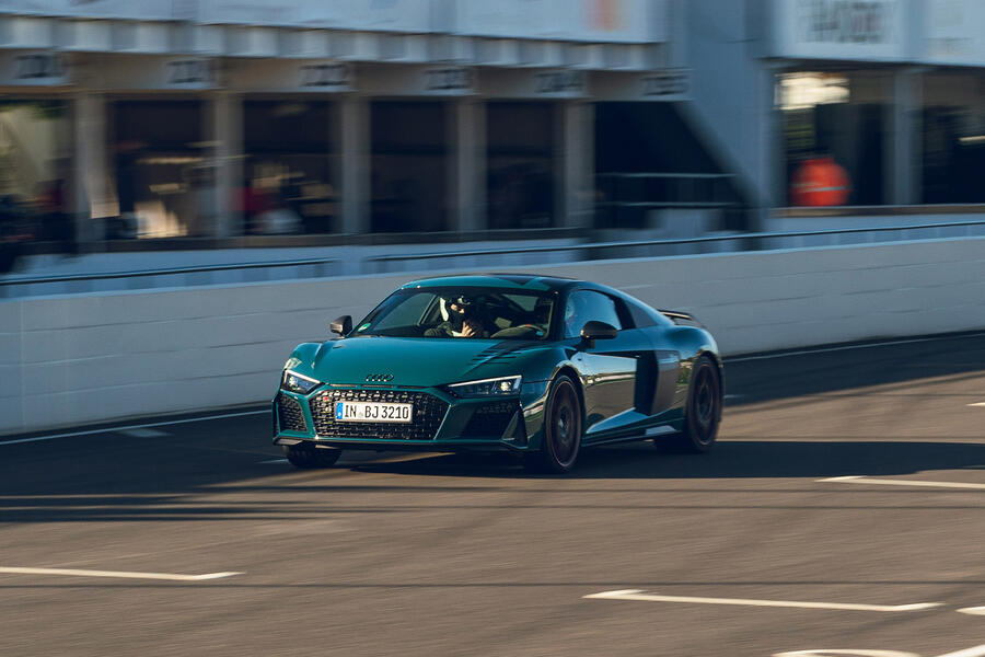 8 Audi r8 quattro front