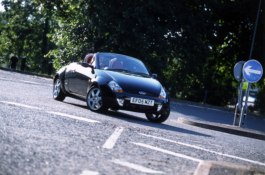 8 Ford streetka hero front