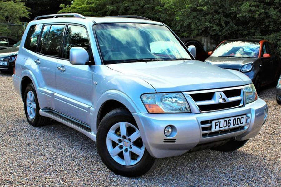 8 Mitsubishi shogun front