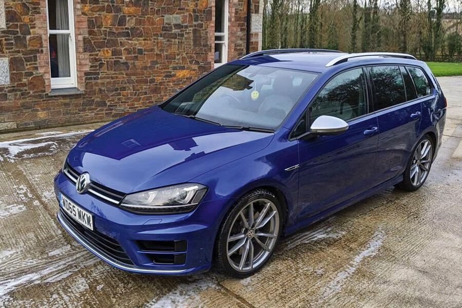 8 Volkswagen golf r estate stationary front