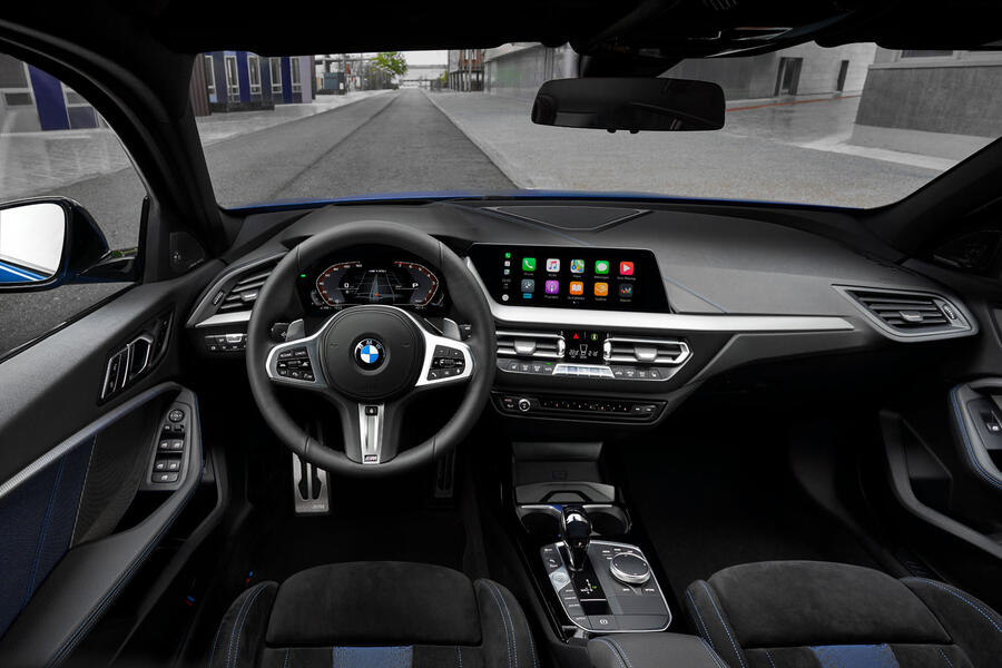 87 Bmw 1 series 2019 official reveal dashboard