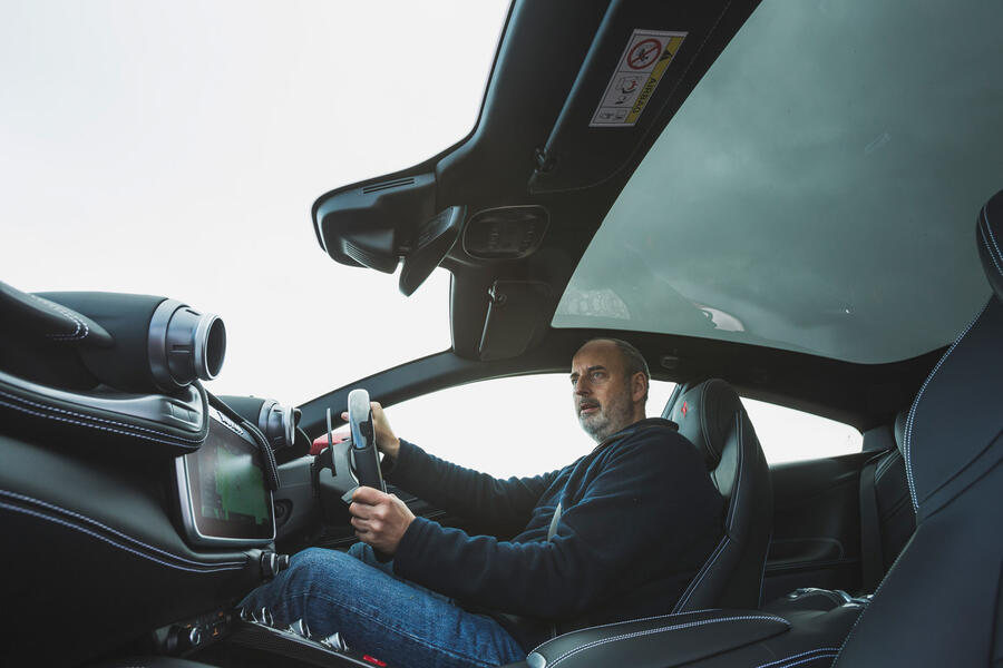 9 Ferrari gtc4 lusso