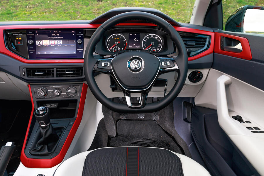 9 Volkswagen polo interior