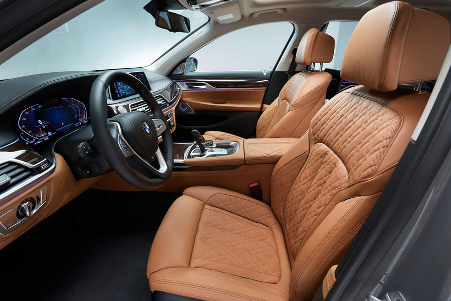 91 Bmw 7 series official reveal cabin