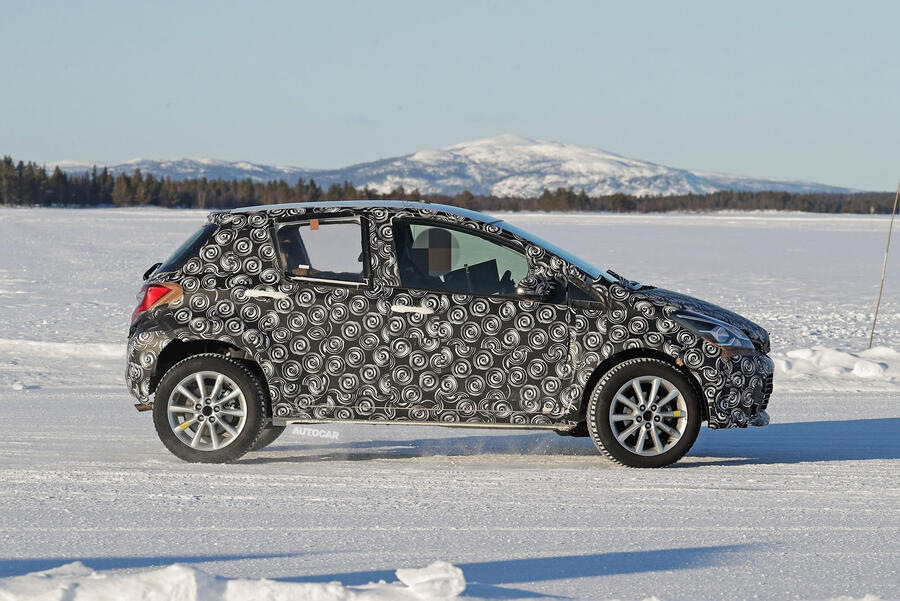 91 Toyota yaris suv 2021 spy shots