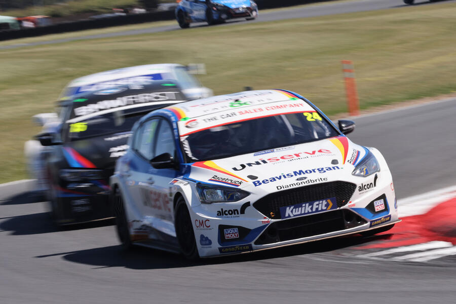 94 Btcc 2021 snetterton battle