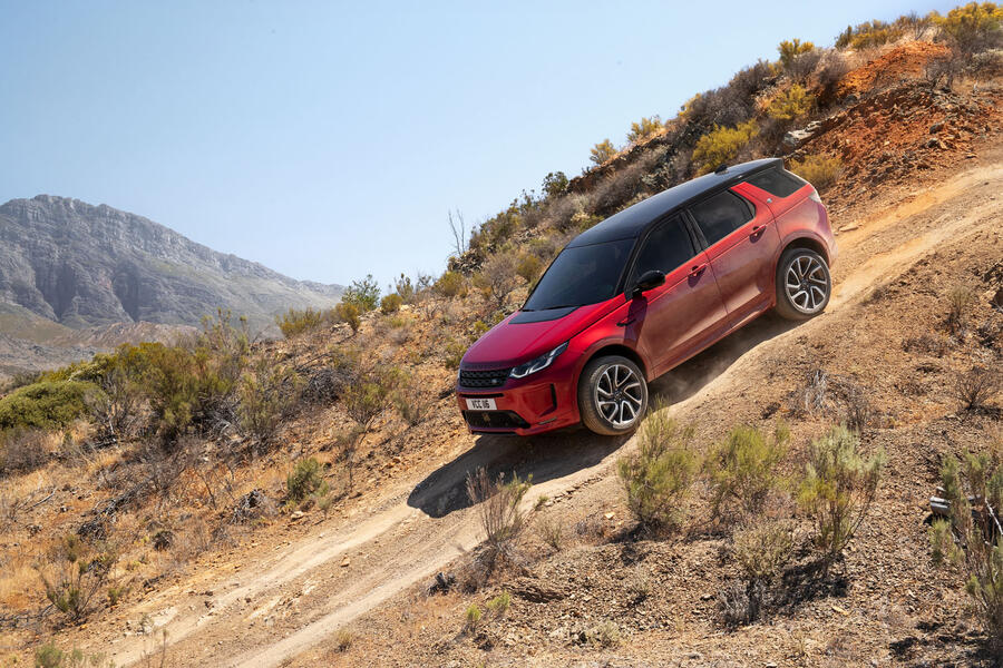 95 Land rover discovery sport 2019 official pics offroad side