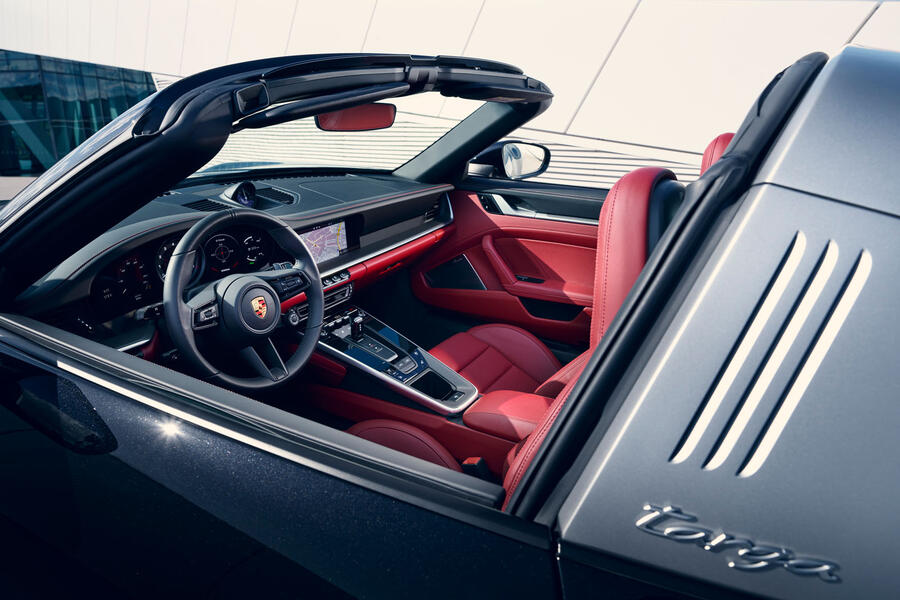 95 Porsche 911 targa 992 studio interior